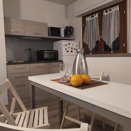Appartamento in villa con giardino a 300m dal Lago Maggiore Castelletto sopra Ticino Esterno foto