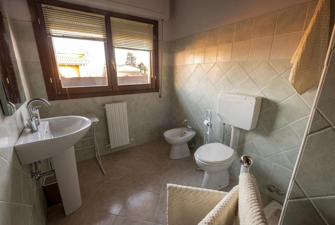 Appartamento in villa con giardino a 300m dal Lago Maggiore Castelletto sopra Ticino Esterno foto